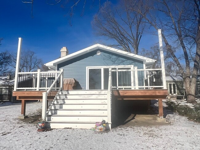 37 N Channel Dr in Round Lake Beach, IL - Building Photo - Building Photo