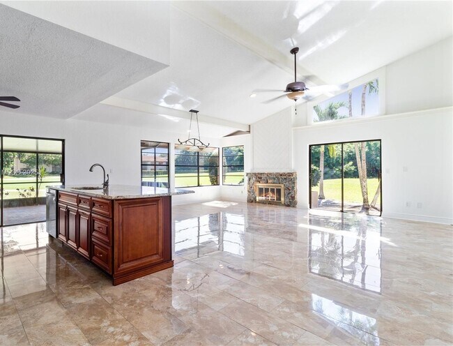 21344 Escondido Way S in Boca Raton, FL - Building Photo - Building Photo