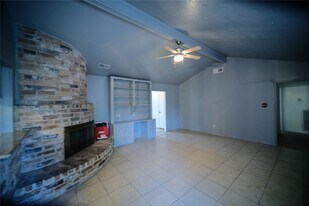 12327 Bexley Dr in Houston, TX - Building Photo