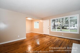 11109 SE 52nd Ave in Milwaukie, OR - Building Photo - Building Photo