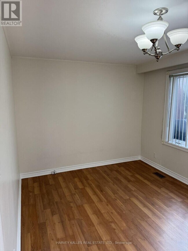 258 Maxwell St in Toronto, ON - Building Photo - Building Photo