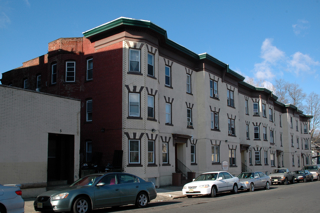 Madison Avenue Apartments in Plainfield, NJ - Building Photo