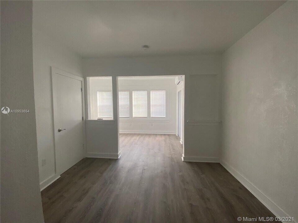 501 SW 6th Ct-Unit -106 in Miami, FL - Building Photo