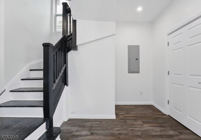 84 Chelsea Ave in Newark, NJ - Building Photo - Building Photo