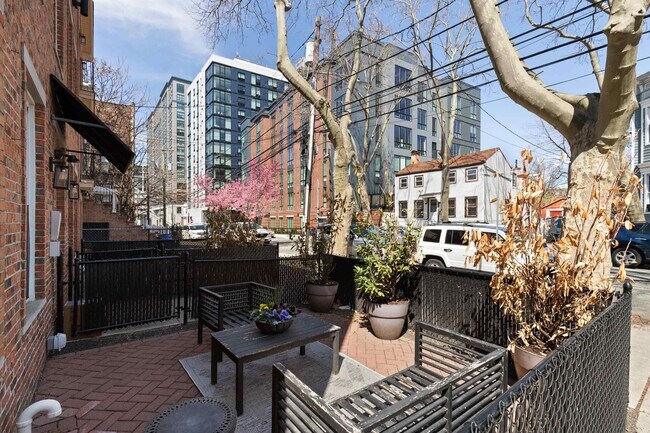 47 Washburn St in Jersey City, NJ - Building Photo - Building Photo