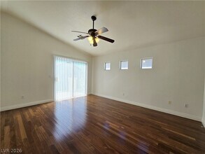 6291 Dollar Bill Ct in Las Vegas, NV - Foto de edificio - Building Photo