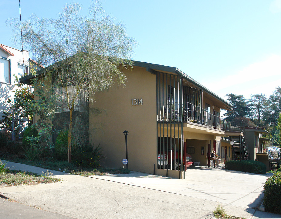 1314 Maltman Ave in Los Angeles, CA - Building Photo