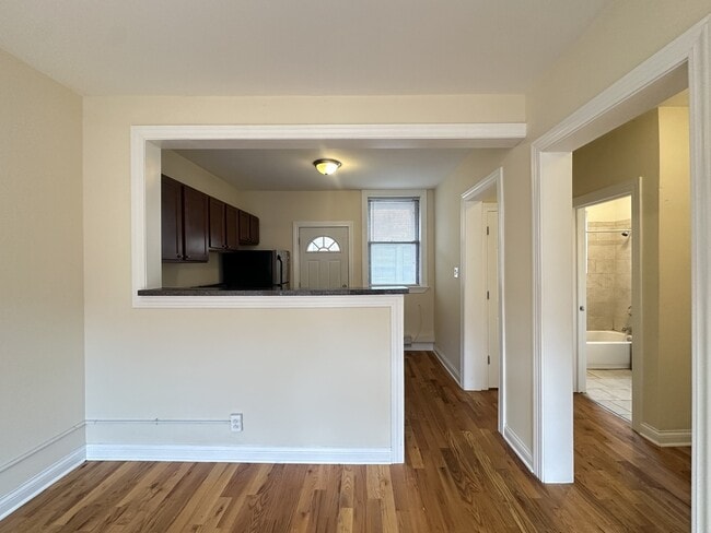 4426 N Wolcott Ave, Unit J02W in Chicago, IL - Building Photo - Building Photo