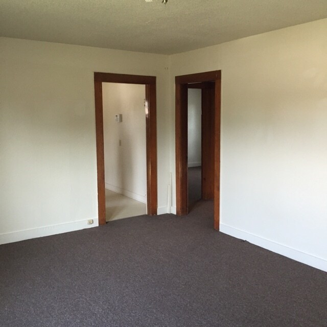 523 W 14th St in Portales, NM - Building Photo - Building Photo