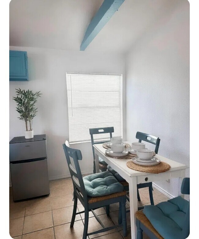 109 E Venus Ln in South Padre Island, TX - Building Photo - Building Photo