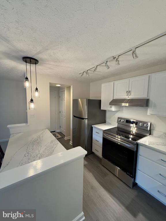 12205 Peach Crest Dr in Germantown, MD - Building Photo - Building Photo