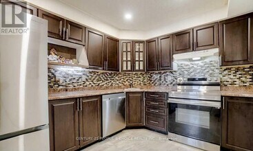 41 Markbrook Ln in Toronto, ON - Building Photo - Building Photo