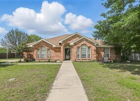 322 Wonder Oak Ct in Weatherford, TX - Building Photo