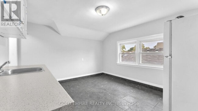 908 Trafalgar St in London, ON - Building Photo - Building Photo