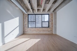 871 N Franklin in Chicago, IL - Building Photo - Building Photo