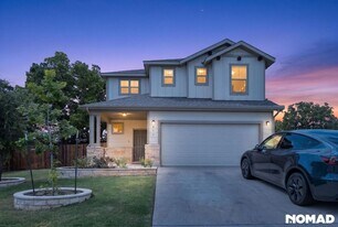 417 Ln Dera Dr in Liberty Hill, TX - Building Photo
