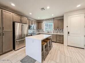 2035 Pump House Ln in Santa Paula, CA - Building Photo - Building Photo