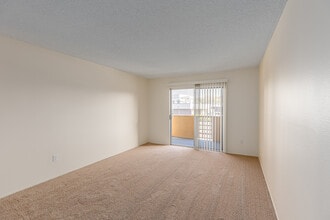 Centre Towers Apartments in Chula Vista, CA - Building Photo - Interior Photo