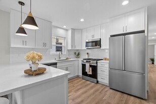 1747 W 39th Pl in Los Angeles, CA - Building Photo