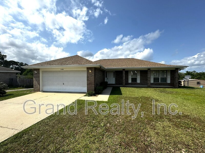 4792 La Casa Cir in Pace, FL - Building Photo