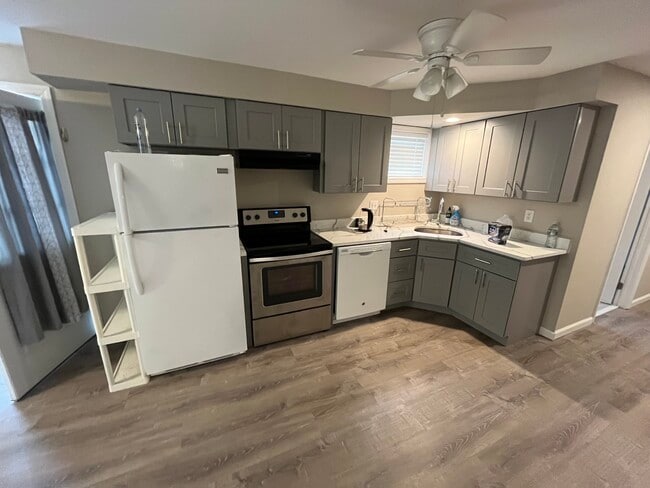 40 Old Northport Rd, Unit first floor