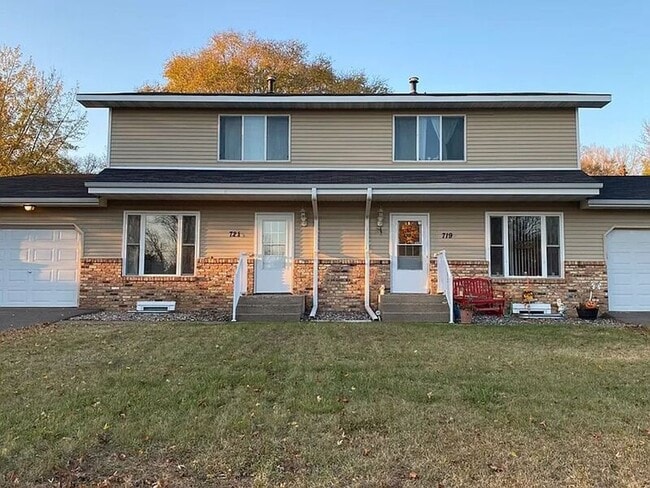 property at 721 Circle Dr
