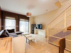 208 Washington Ave in Miami Beach, FL - Building Photo - Building Photo