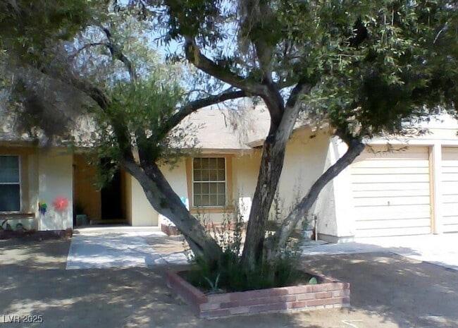 property at 6270 W Arcadia Ave