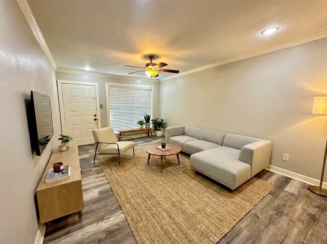 property at 7313 Gulf Fwy