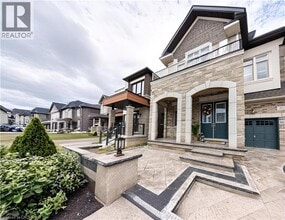 211 Granite Rdg Trl in Hamilton, ON - Building Photo - Building Photo