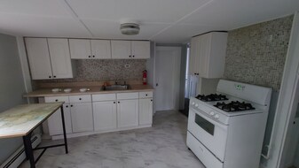 5 Ivy Ct, Unit 2 in Gloucester, MA - Building Photo