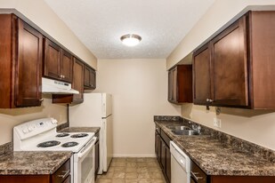 4668 Talmadge Rd in Toledo, OH - Building Photo