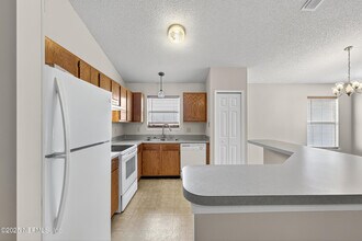 12119 Cancun Dr in Jacksonville, FL - Building Photo - Building Photo