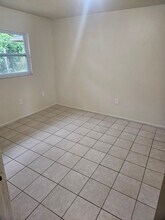 5615-5618 8th St Ct E in Bradenton, FL - Building Photo - Building Photo