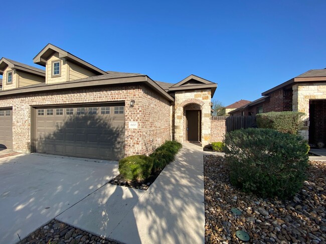 property at 660 Creekside Cir