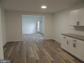 217 Broad St in Swedesboro, NJ - Building Photo - Building Photo