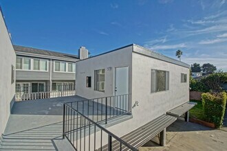 1416 12th St, Unit 4 in Manhattan Beach, CA - Building Photo - Building Photo
