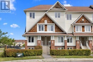 732 Lakeridge Dr in Ottawa, ON - Building Photo