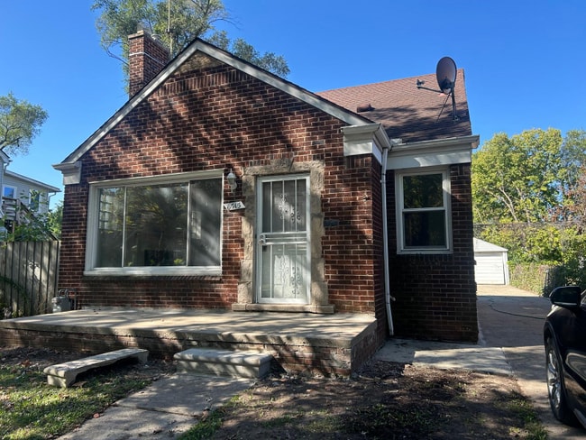property at 6515 Woodmont Ave