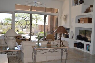 9255 E Broken Arrow Dr in Scottsdale, AZ - Foto de edificio - Building Photo
