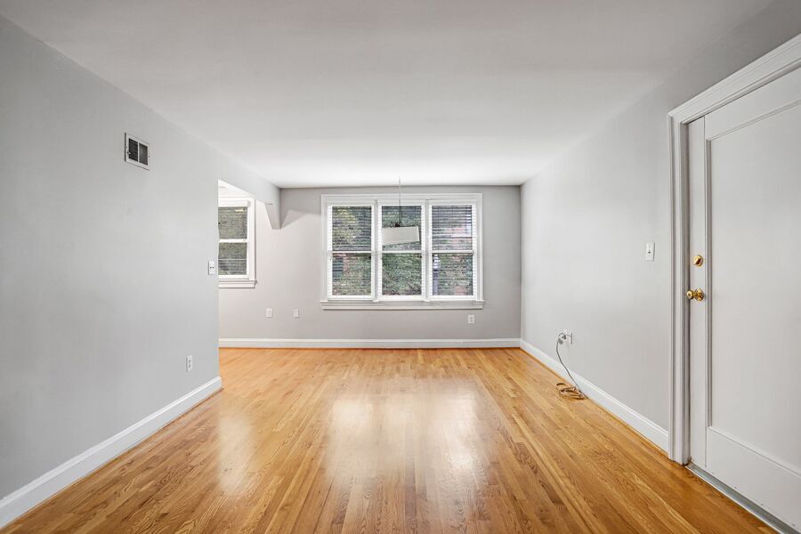 752 9th St SE in Washington, DC - Building Photo