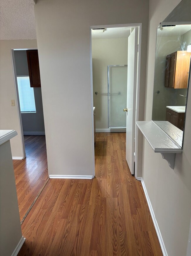 1515 E Broadway in Long Beach, CA - Building Photo - Building Photo