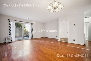 2627 Glengyle Dr in Vienna, VA - Building Photo