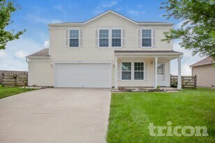 404 W Warrior Ct in Sheridan, IN - Building Photo