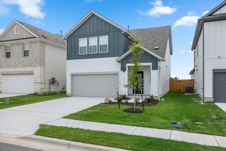 5800 Beverly Pr Rd in Del Valle, TX - Building Photo - Building Photo