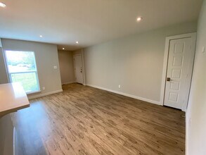 3440 Willowrun Drive, Unit B in Austin, TX - Building Photo - Building Photo