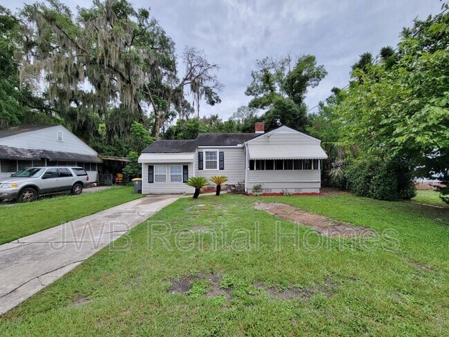 property at 524 E 58th St