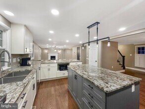 2653 Petersborough St in Herndon, VA - Building Photo - Building Photo