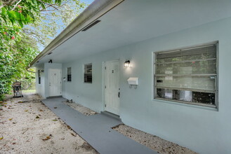 221 SE 11th Ave in Pompano Beach, FL - Building Photo - Building Photo