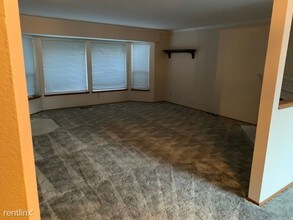 9757 Spinnaker Blvd NW in Silverdale, WA - Building Photo - Building Photo